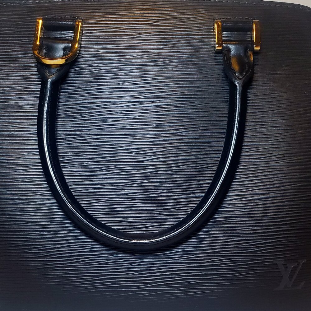 Authentic Black Louis Vuitton Pont Neuf Hand Bag
